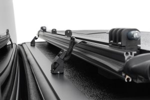 Jeep Gladiator Hard Low Profile Bed Cover - Rough Country - Tri-Fold - '20-'25